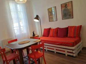 Apartament La Loge du Theatre - Saintes Saintes Francja