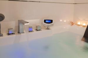 Bridal Suite room in Nehô Suites Cannes Croisette