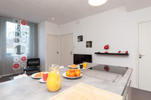 Appartements 7e Art 2 pieces 3 etoiles calme plein centre Cannes 5mn plages et Palais : photos des chambres