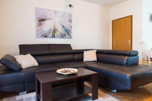 Apartment for six with free parking
