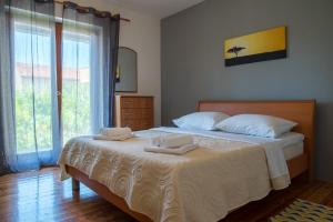 Apartment for six with free parking