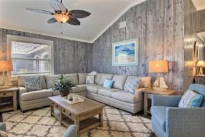 Three-Bedroom House room in Diving Dolphin SDL628 Home