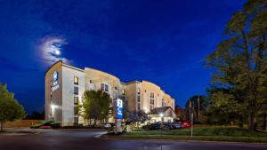 Best Western Louisville East Inn & Suites