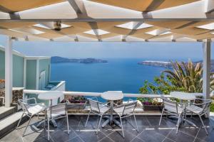 Katerina's Castle - Caldera Cave Hotel Santorini Greece