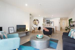 Stylish and Spacious, Downtown Mount Maunganui