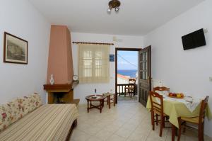 Achinos Apartments Samos Greece