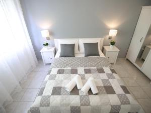 Apartment in Bibinje with Adriatic Views