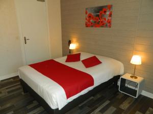 Hotels Logis Hostellerie du Neez : photos des chambres