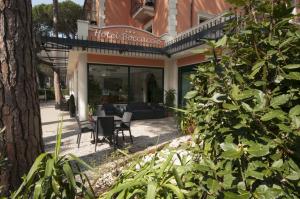 Hotel Boccaccio-free parking-