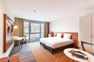 Hotels Hotel Lyon-ouest : Chambre Double Supérieure - Non remboursable