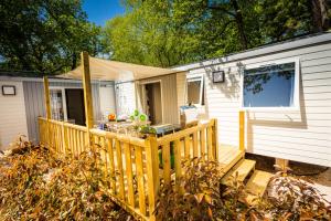 Campings Camping Le Bois Fleuri : photos des chambres