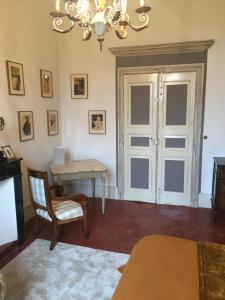 B&B / Chambres d'hotes Domaine du Buc, Le Chateau : photos des chambres