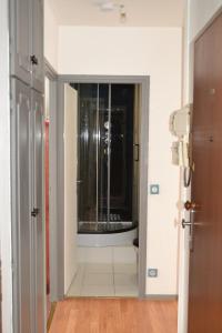 Appartements Residence Laennec Tout Confort LOOS les LILLE - Proche CHR et Fac Medecine - Menage et linge en option : photos des chambres