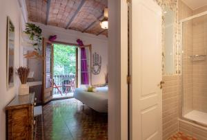 Double Room with Private Bathroom room in Primavera Hostel