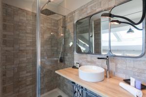 Appartements Loft 3 pieces duplex 3 etoiles calme centre ville a 5 mn des plages et palais : photos des chambres