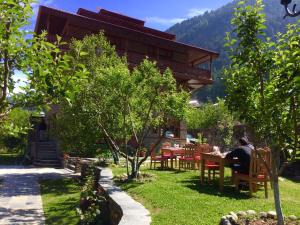 ShivAdya Boutique Stay Near Manali Quiet Naggar Side Retreat