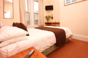 Double Room with Sea View room in Surfside Stop