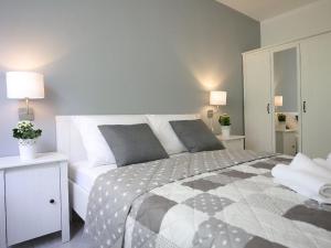 Luxury Holiday Home in Bibinje near Sea