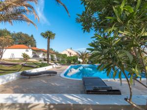 Luxury Holiday Home in Bibinje near Sea 