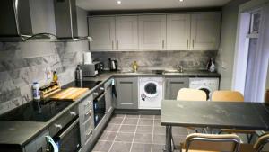 Big Yellow Door in Queens Quarter