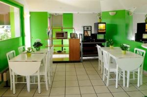 Lemon Hotel