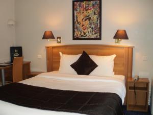 Hotels Hotel Corona -Rodier- : photos des chambres