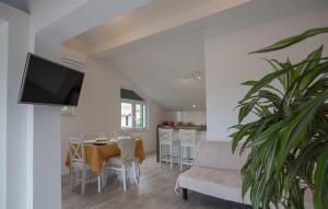 Relaxing whole top floor apartment by the sea