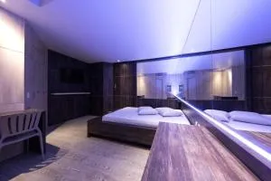 Snob Motel (Adult Only) - Contagem