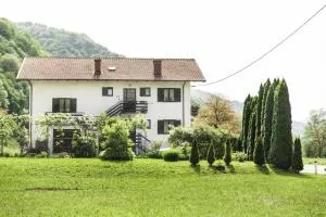 Sobe Bača - Slap ob Idrijci