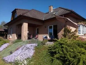 Ferienhaus Belle - FEWO Rose - Neu Poserin