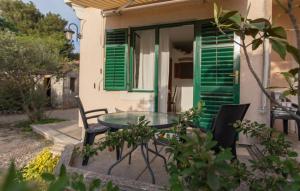 Studio apartment by the sea