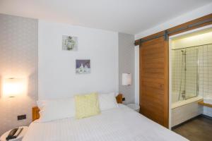 Hotels Domaine De Barres : photos des chambres