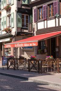 Hotels Logis Hotel De La Cloche : photos des chambres