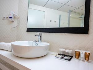 Golden Donaire Beach