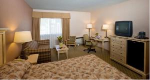 Queen Room - Upstairs room in Wallace Inn