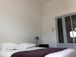 Hotels Le Pavillon Bleu : photos des chambres