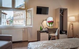 Double or Twin Room with Extra Bed (3 Adults) room in Hotel Kampa Garden