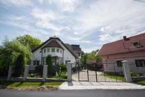 Vila Daiana- Acceptam vouchere vacanta