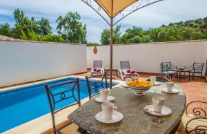 Talu PRECIOSA CASA ANDALUZA en RIOFRIO con PISCINA PRIVADA Riofrío Hispaania