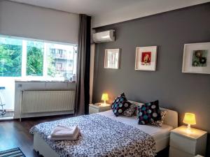 Central Bright Modern Studio