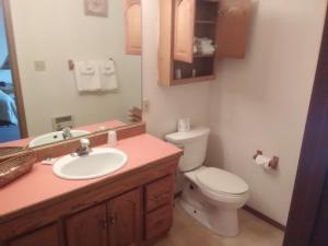 King Suite room in Trail Motel