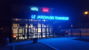 Hotels Les Tonnelles : photos des chambres