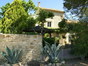 Maisons de vacances Cozy Holiday Home in Piolenc with Private Pool : photos des chambres