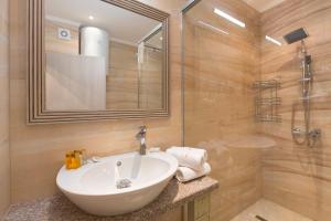 Two-Bedroom Apartment with Balcony room in Argisht Partez Hotel