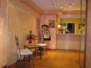 Hotels Hotel Alhambra : photos des chambres