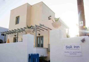 Sail Inn Studios & Apartments Santorini Greece