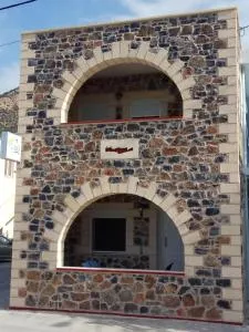 Zea Waves apartments - Mirtos