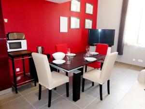 Appartements Les Logis des Vignobles Sainte Emilion en Duplex n 1 avec terrasse : photos des chambres