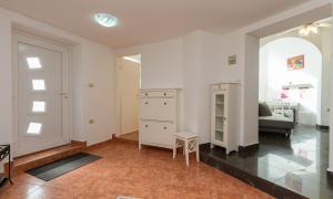 Philosophy Apartment 