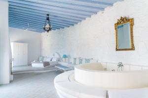 Luxury Suite with Spa Bath with Sea View